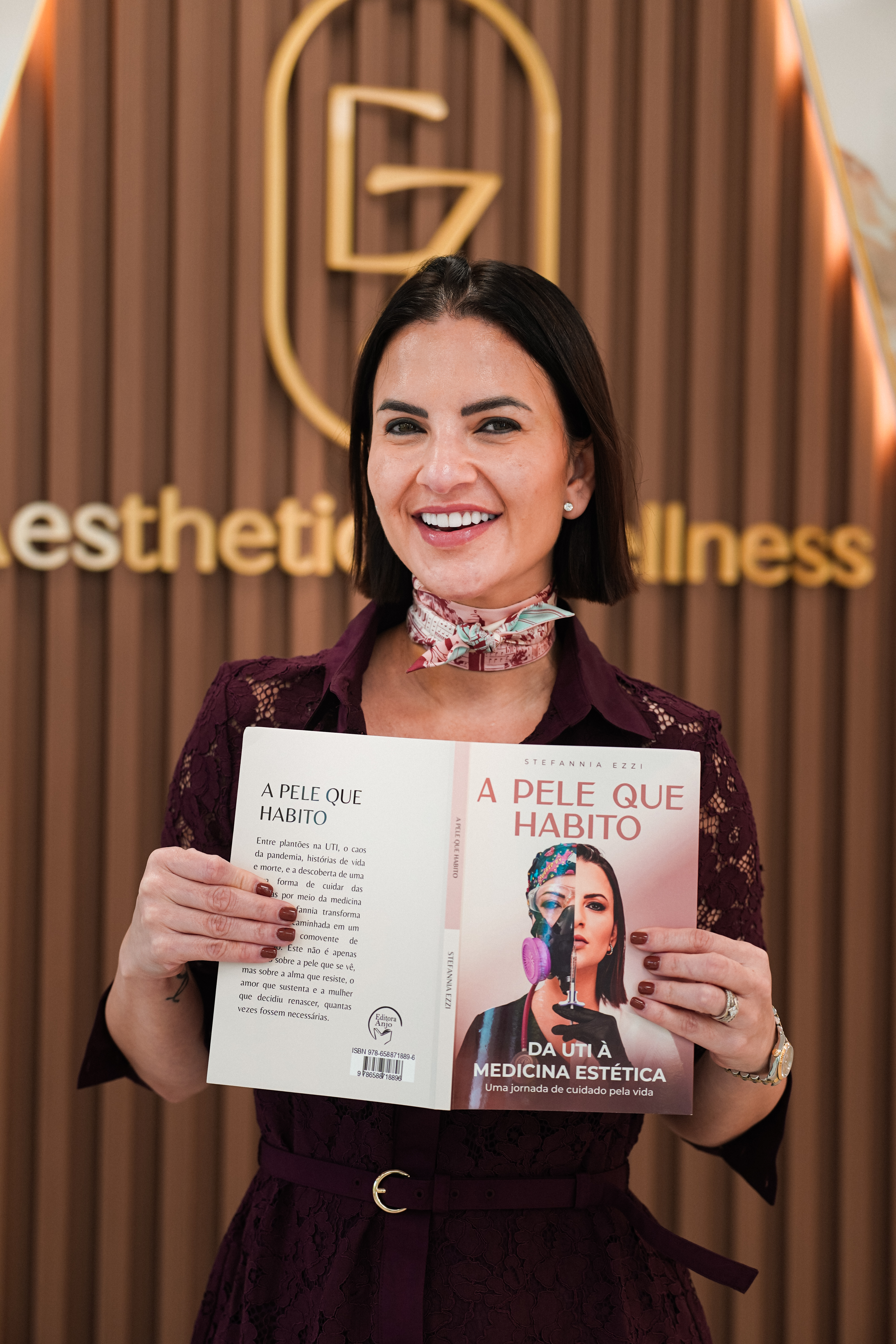 Book A Pele Que Habito (The Skin I Inhabit) by Dr. Stefannia Ezzi